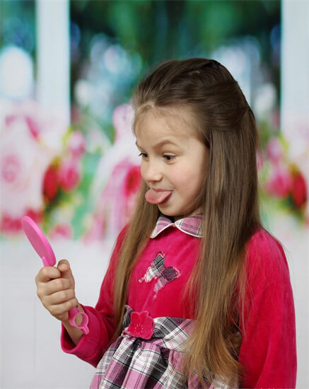 女童得怪病舌头异常肿大，检查过后医生说出的原因，值得大家反思