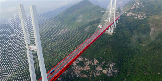 世界上最惊悚的十座桥梁排行榜 中国四渡河大桥上榜，第一在马来西亚